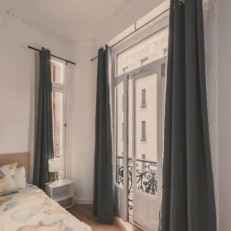 Apartamento 8 Rooms, 6 Bathrooms Over Gran Via Street