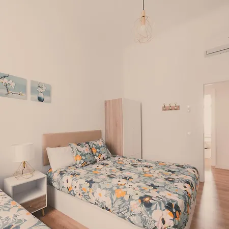 8 Rooms, 6 Bathrooms Over Gran Via Street Apartamento *