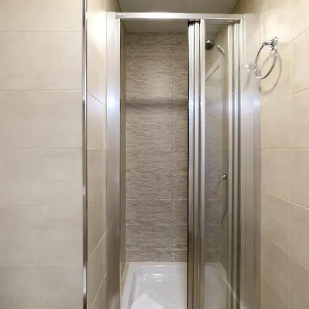 Luxury Vi - Ferga * Madrid