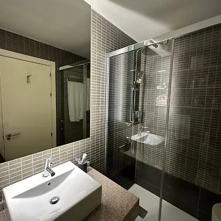 Encanto Y Elegancia En El Corazon De | By Airnest * Madrid
