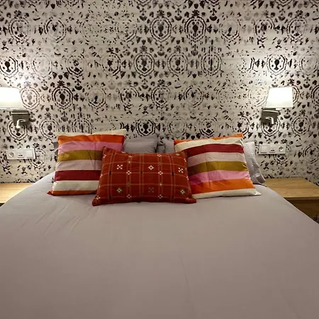 Apartment Stylish & Cozy 1br Steps From Royal Palace | By Airnest *