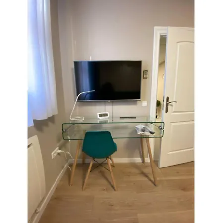 Guest house Comfortable For 2 People - 1 Madrid