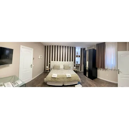 Comfortable For 2 People - 1 Madrid