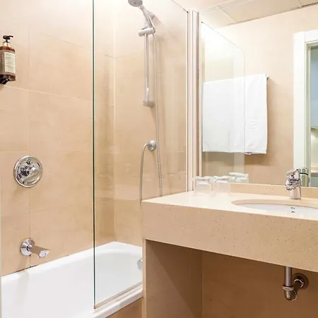 Viena Plaza De Espana Aparthotel 3*