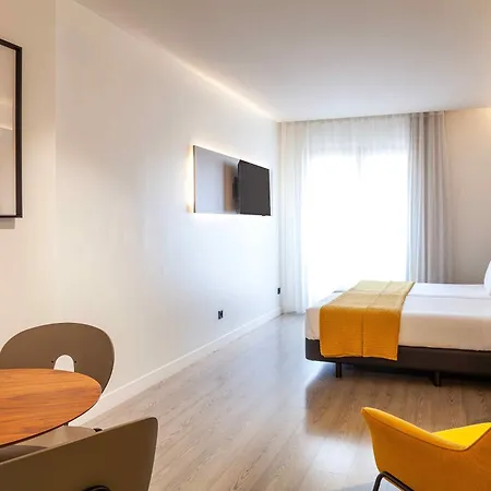 Viena Plaza De Espana Aparthotel 3*