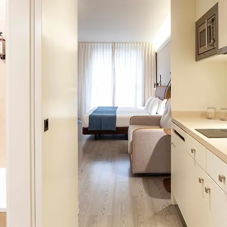 Viena Plaza De Espana Aparthotel 3*