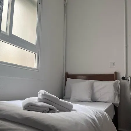 호스탈 알론소 *