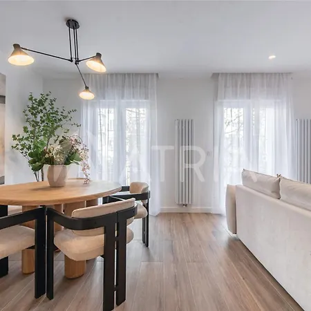 Apartment Jose Abascal 26 *