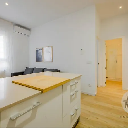 Con Parking 4, Vive La Latina Apartment