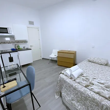 Travelstay Fuencarral Apartment *