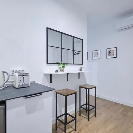 Lovely - Apartasuite Completo En Excelente Ubicacion En Madrid