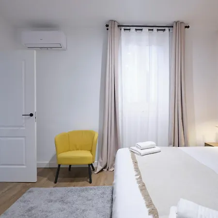Lovely - Apartasuite Completo En Excelente Ubicacion En *