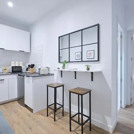 Lovely - Apartasuite Completo En Excelente Ubicacion En *