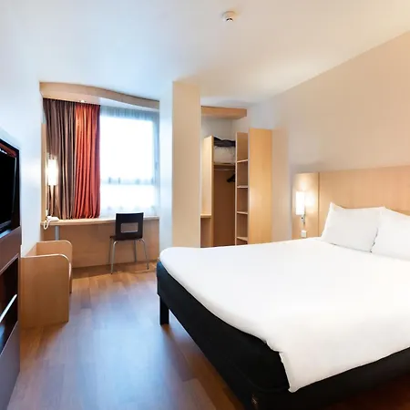 Ibis Centro Ventas 2*