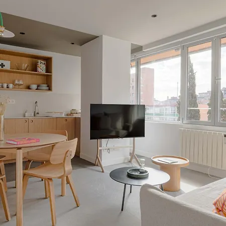 Moderno Y Luminoso Piso Cerca Al Paque Del Retiro Apartamento *