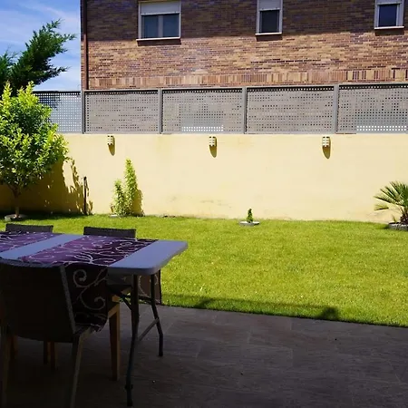 Casa Completa De Lujo Con Jardin Y Piscina Compartida * Madrid