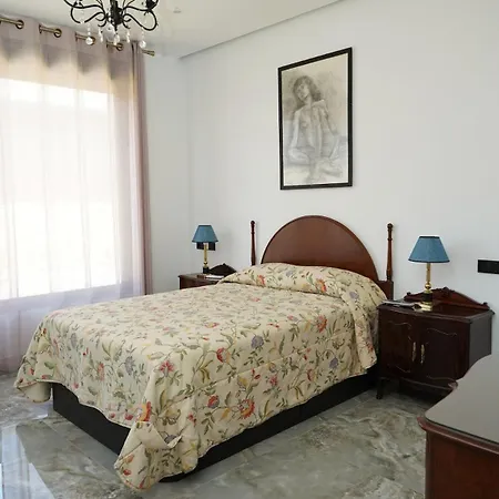 Casa Completa De Lujo Con Jardin Y Piscina Compartida Сasa de vacaciones Madrid