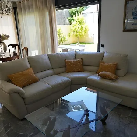 Casa Completa De Lujo Con Jardin Y Piscina Compartida *