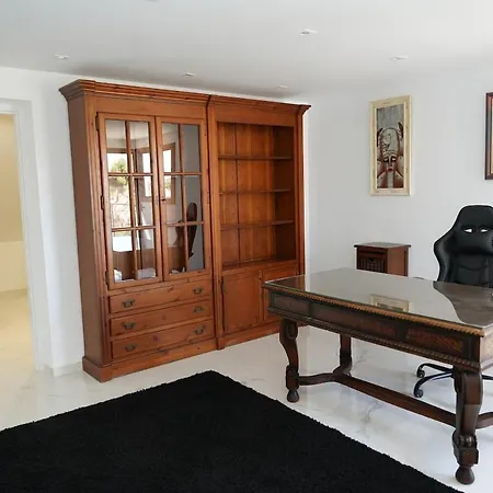 Casa Completa De Lujo Con Jardin Y Piscina Compartida Madrid