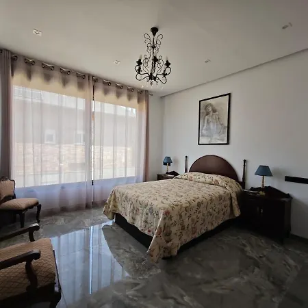 Casa Completa De Lujo Con Jardin Y Piscina Compartida *