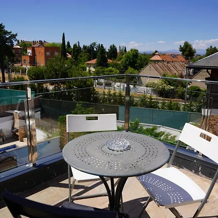 Сasa de vacaciones Casa Completa De Lujo Con Jardin Y Piscina Compartida *