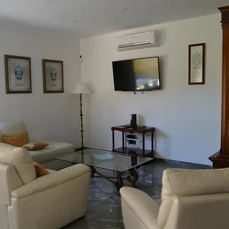 Casa Completa De Lujo Con Jardin Y Piscina Compartida *
