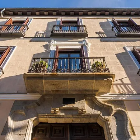 Luxury Suite B2 Homestay Madrid
