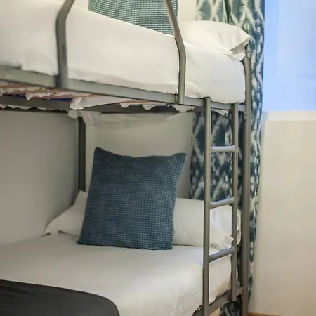De Austrias - Your Refuge In La Latiina Apartment *