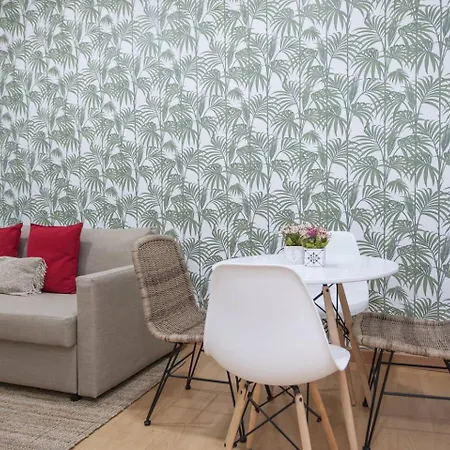 De Austrias - Your Refuge In La Latiina Apartment *