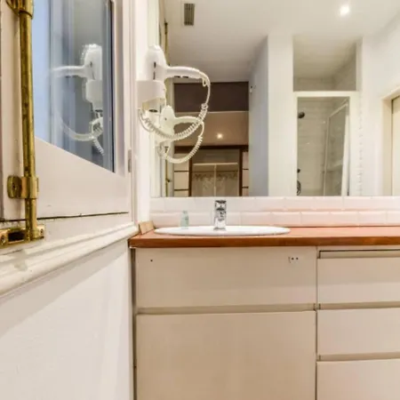 Your Ideal In Fuencarral - Modern And Comfortable Apartment