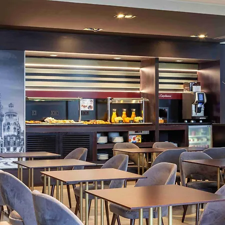 Viena Plaza De Espana Aparthotel 3*