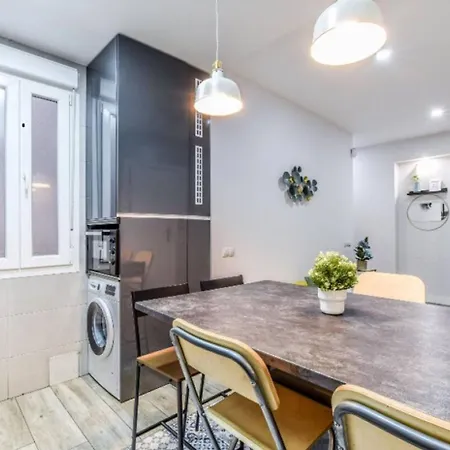 Rest In Style In A Unique Retiro Apartment Madrid