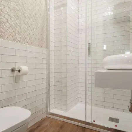 Piso Chic Y Espacioso En El Corazon De Malasana Appartamento Madrid