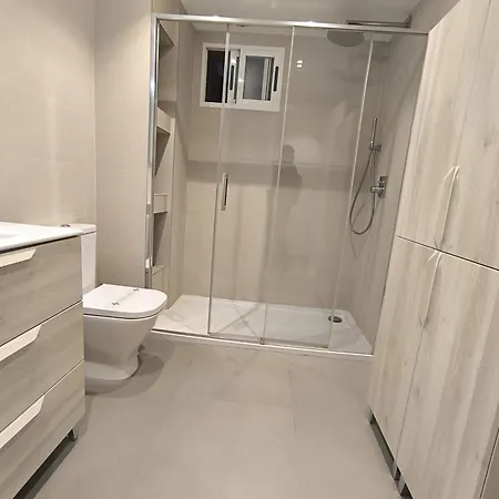Chamartin - Modern & Comfortable Guest house *