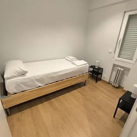 Chamartin - Modern & Comfortable Madrid