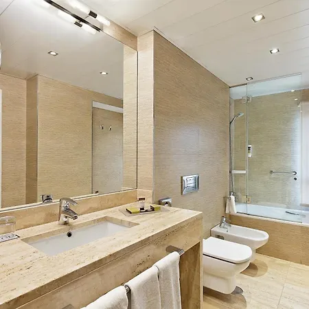 Claridge Hotel