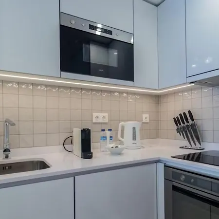 Saffron Tower Apartment *
