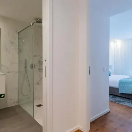 Saffron Tower Apartment *