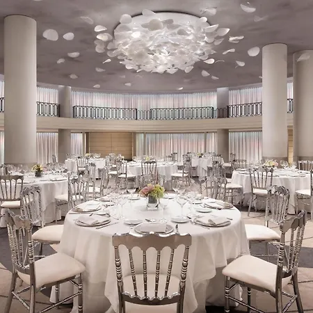 The Palace, A Luxury Collection Hotel, Otel 5*