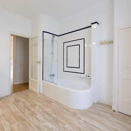 170m2 Muy Amplio Y Lujoso- 1 Min Plaza Mayor Apartment *