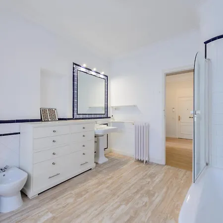 170m2 Muy Amplio Y Lujoso- 1 Min Plaza Mayor Apartment *