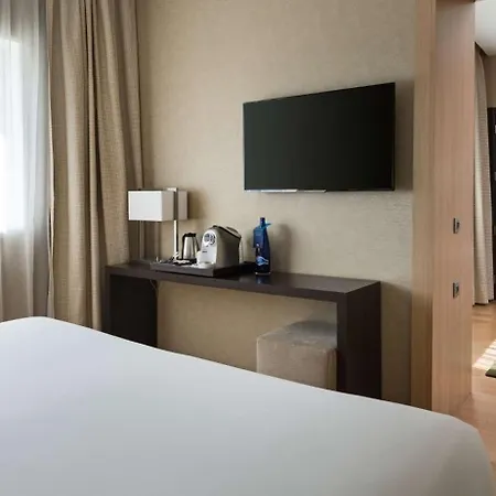 Nh Ribera Del Manzanares Hotel Madryt