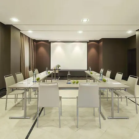 Hotel Nh Ribera Del Manzanares 4*