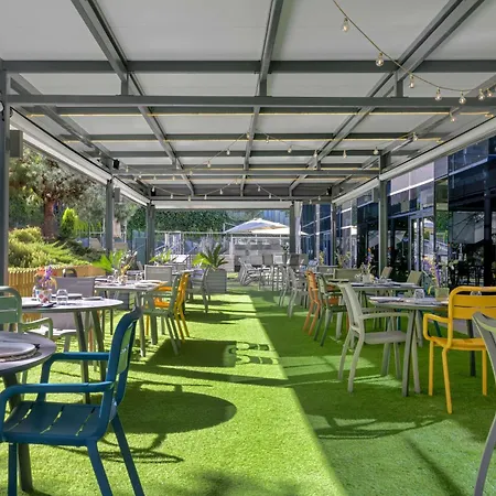 Nh Ribera Del Manzanares Hotel 4*