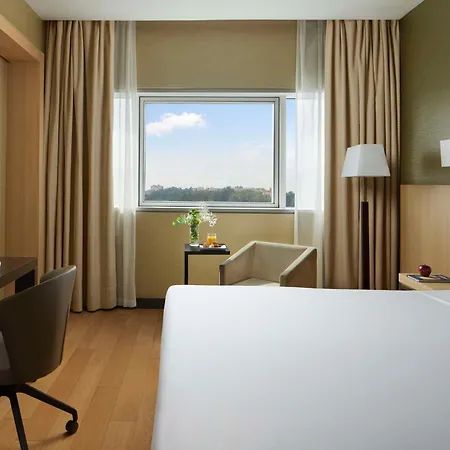 Hotel Nh Ribera Del Manzanares 4*