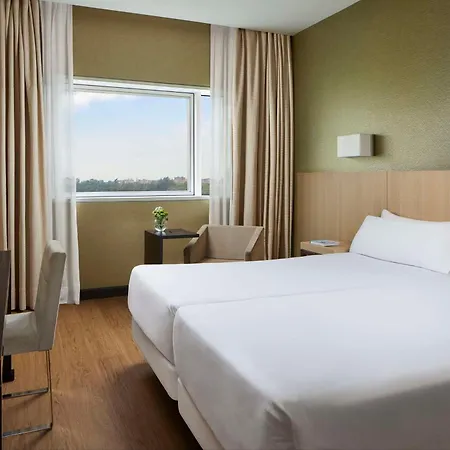 Nh Ribera Del Manzanares Hotel