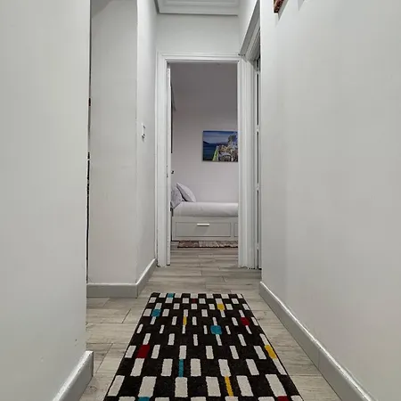 Ocasional Apartment *