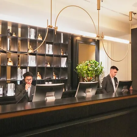里贾纳酒店 酒店