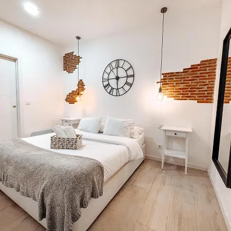 Fee4me. Amazing In The Heart Of Lavapies Apartment *