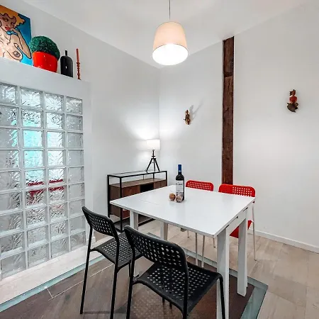 Fee4me. Amazing In The Heart Of Lavapies *
